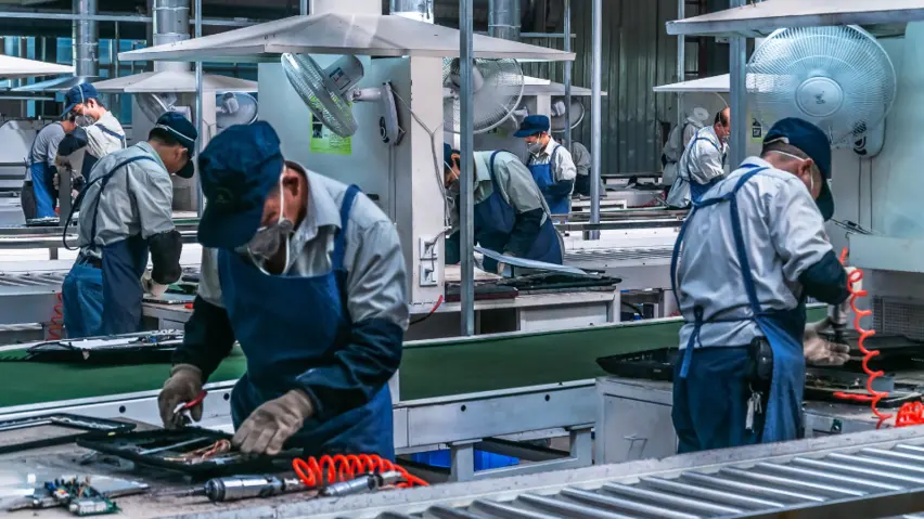 Greece Implements Six-Day Work Week - Find Out Which Industries Are Affected!